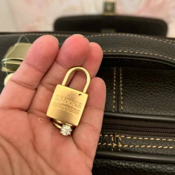 ! Brooks Brothers Genuine Pebbled Leather Trolley Travel Bag Brown And G… - Picture 8 of 11